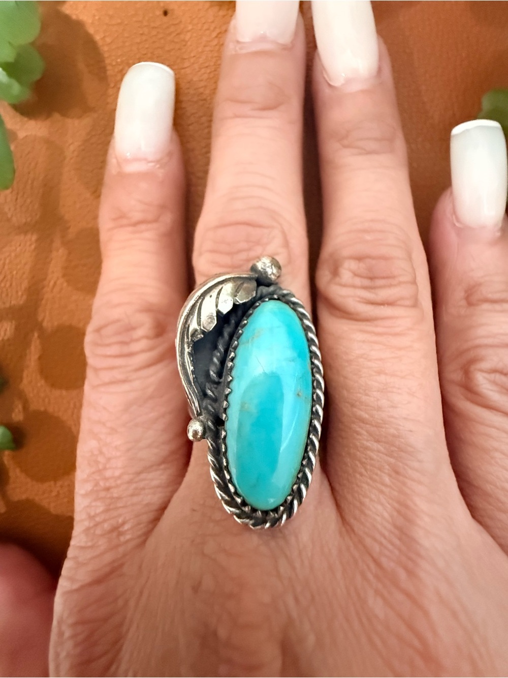 Beautiful vintage Southwestern Native American sterling silver turquoise ring